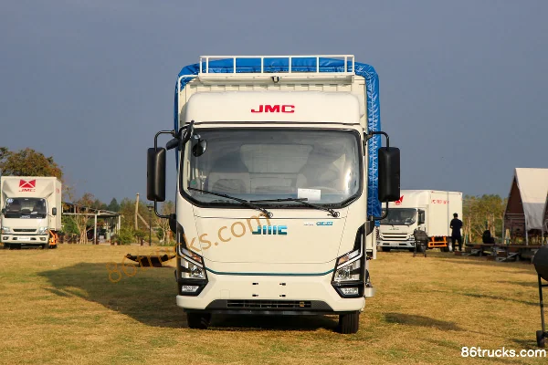 JMC Lexing E-Luda 4.5T 4.2m Single Row Pure Electric Cargo Box Light Truck (Air Brake) 100.464kWh 4X2(6 wheels) Exterior (2) | 86Trucks