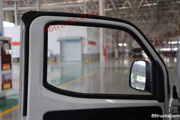 Yuchai New Energy Yubao EC600 Standard Edition 1.4T 1.97m Single Row Pure Electric Van Mini Truck 10.36kWh 4X2(6 wheels) Interior (2) | 86Tr