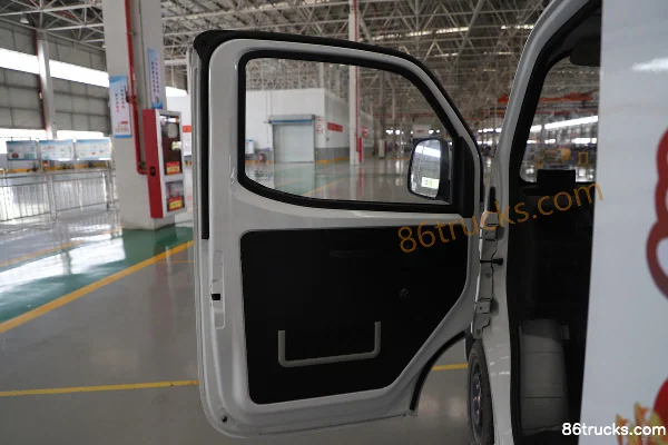 Yuchai New Energy Yubao EC600 Standard Edition 1.4T 1.97m Single Row Pure Electric Van Mini Truck 10.36kWh 4X2(6 wheels) Interior (1) | 86Tr