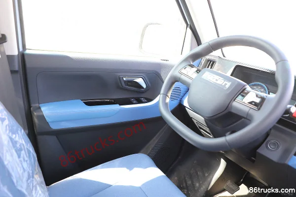 Foton XianglingQ Integrated Luxury 1.3L 91hp 4X2(6 wheels) Gasoline 2.1m Double Row Flatbed Mini Truck (Single Rear Tire) Cab (2) | 86Trucks