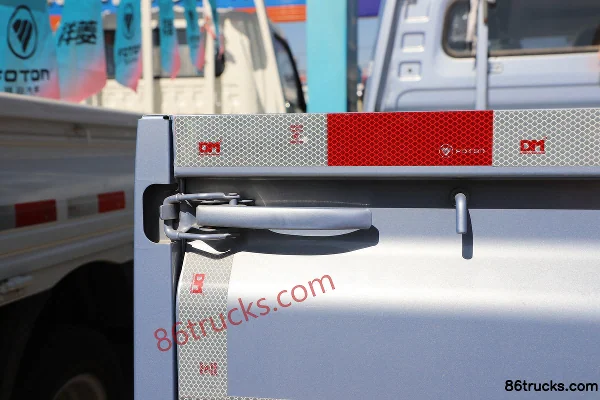 Foton XianglingQ Integrated Luxury 1.3L 91hp 4X2(6 wheels) Gasoline 2.1m Double Row Flatbed Mini Truck (Single Rear Tire) Body (3) | 86Truck