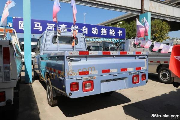 Foton XianglingQ Integrated Luxury 1.3L 91hp 4X2(6 wheels) Gasoline 2.1m Double Row Flatbed Mini Truck (Single Rear Tire) Body (1) | 86Truck