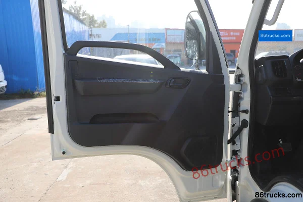 Foton Xiangling M2 Plus 1.6L 122 hp 4X2(6 wheels) 3.1m Double Row Flatbed Mini Truck Cab (2) | 86Trucks
