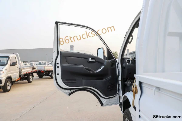 Kama Ruihang EV 2024 3.5T 3.98m Single Row Pure Electric Flatbed Micro Truck 57.6kWh 4X2(6 wheels) Interior (1) | 86Trucks