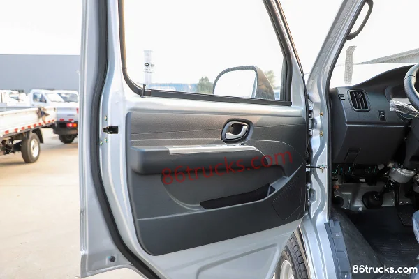 Kama Ruite EV 3T 3.05m single-row battery electric flatbed mini truck 38.64kWh 4X2(6 wheels) Interior (2) | 86Trucks
