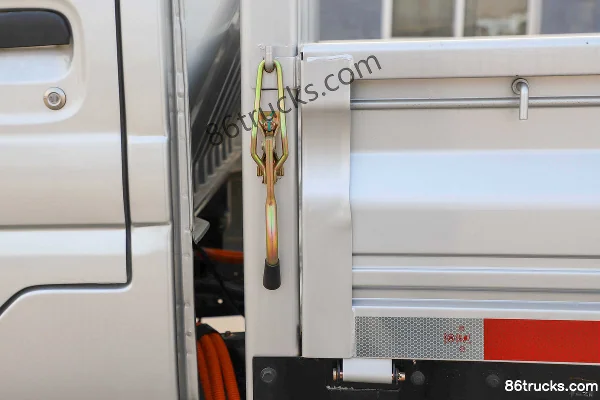 Kama Ruite EV 3T 3.05m single-row battery electric flatbed mini truck 38.64kWh 4X2(6 wheels) Body (2) | 86Trucks