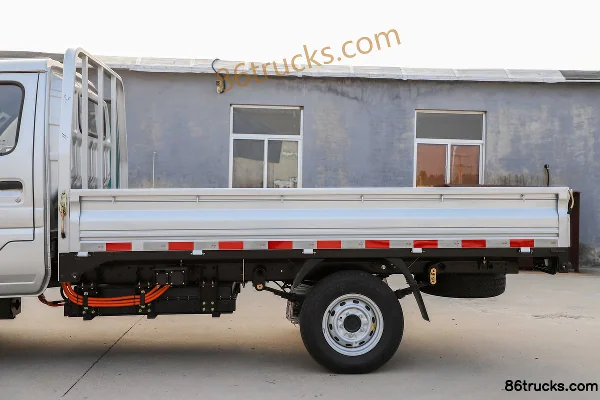 Kama Ruite EV 3T 3.05m single-row battery electric flatbed mini truck 38.64kWh 4X2(6 wheels) Body (1) | 86Trucks