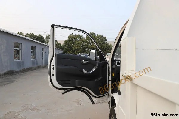 Kama Ruihang EV 4.5T 2.915 m single-row pure electric dump truck 54.912 kWh 4X2(6 wheels) Cab (1) | 86Trucks