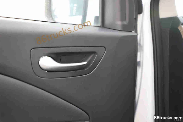 Ruichi EC75 Xianfeng I 2 places fourgon électrique fermé Ganfeng 41,5 kWh Cabine (3) | 86Trucks