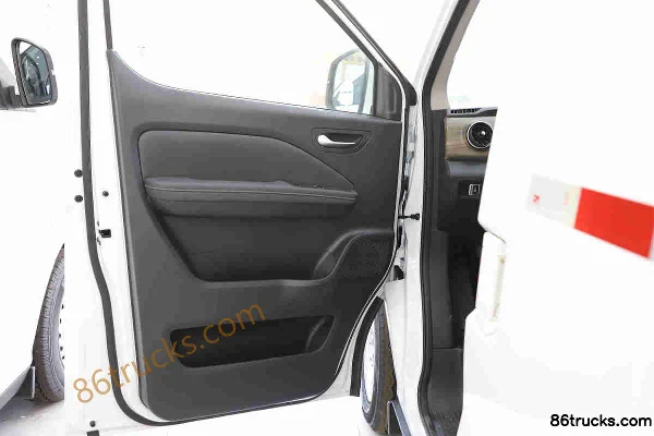 Ruichi EC75 Xianfeng I 2 places fourgon électrique fermé Ganfeng 41,5 kWh Cabine (2) | 86Trucks