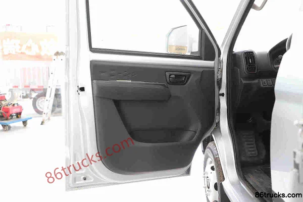 Ruichi ED71 Standard Version 3.5T 3.68m pure electric flatbed micro truck 56.67kWh 4X2(6 wheels) Interior (2) | 86Trucks