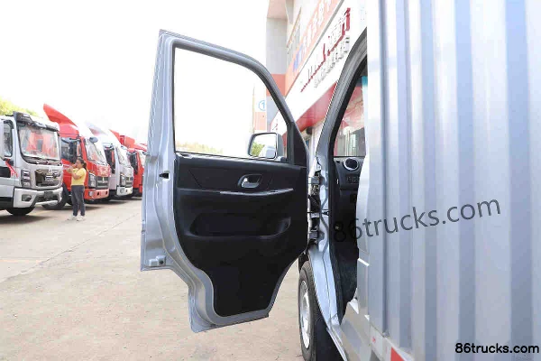 Ruichi EC31S Pioneer I 3.06m Single Row Pure Electric Van Mini Truck CALB 38.64kWh 4X2(6 wheels) Interior (1) | 86Trucks