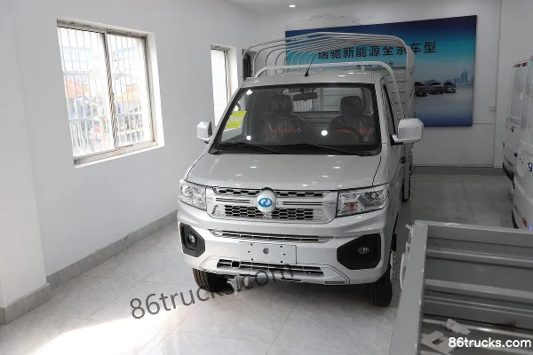 Ruichi ED71 Pioneer I 3.65m single-row pure electric stake truck CALB 56.67kWh 4X2(6 wheels) Exterior (3) | 86Trucks