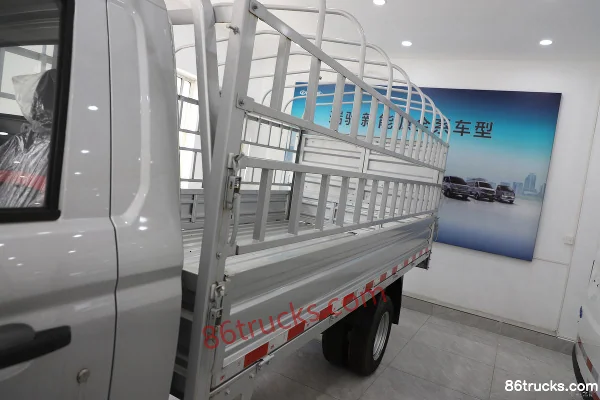 Ruichi ED71 Pioneer I 3.65m single-row pure electric stake truck CALB 56.67kWh 4X2(6 wheels) Body (1) | 86Trucks
