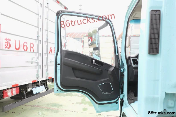 SHACMAN Commercial Vehicle Zhiyun S300 4.5T 4.2m single-row pure electric van light truck (air brake) 100.46kWh 4X2(6 wheels) Interior (1)