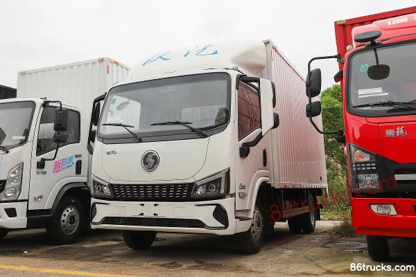 SHACMAN Commercial Vehicle Delong G300 137hp 4X2(6 wheels) 4.2m Single-row Van Light Truck Exterior (2) | 86Trucks