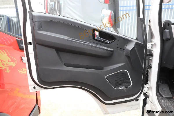 SHACMAN Commercial Vehicle Delong G300 137hp 4X2(6 wheels) 4.2m Single-row Van Light Truck Cab (2) | 86Trucks