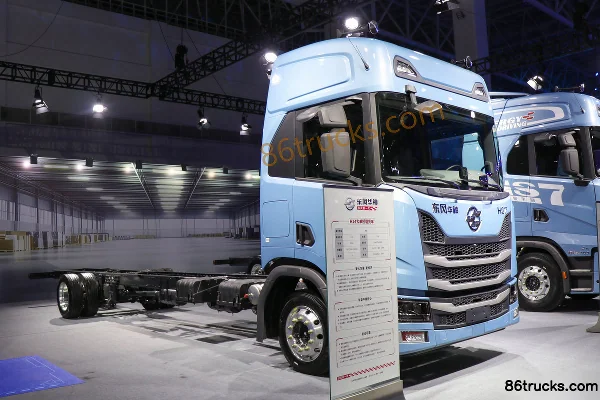 Dongfeng HS7 240 hp 4X2(6 wheels) 9.8m AMT Automatic Cargo Truck Exterior