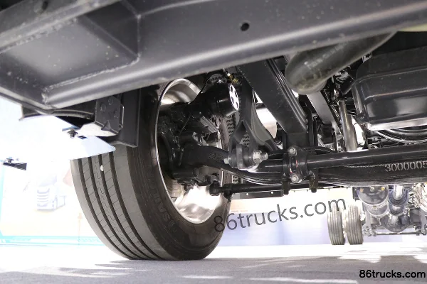 Dongfeng HS7 240 hp 4X2(6 wheels) 9.8m AMT Automatic Cargo Truck Chassis (2) | 86Trucks