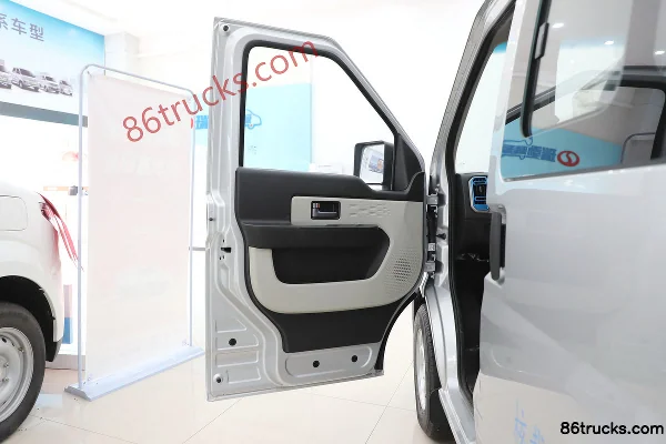 Ruichi ES50 2.1T 6-seat 4.5m Electric Multi-purpose Passenger Vehicle 38.64kWh Cab (1) | 86Trucks