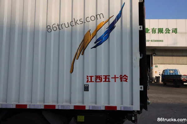 Jiangxi Isuzu Yifang EM7 152 hp 4X2(6 wheels) 3.78m semi-row van light truck Body (2) | 86Trucks