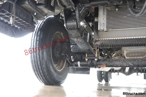 JAC Lingpao L3 2.7 CNG 130 hp 4X2(6 wheels) JAC 5-Speed 3.9m Semi-Row Flatbed Light Truck Chassis (2) | 86Trucks