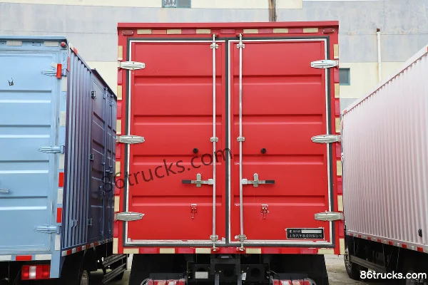 SHACMAN Commercial Vehicle Delong G1 137 hp 4X2(6 wheels) 4.2m Single Row Van Light Truck (5T Rear Axle) Body (2) | 86Trucks