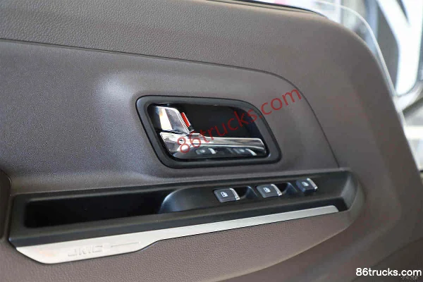 JMC Shunda Small Truck Zhifu Edition Luxury 122 hp 4X2(6 wheels) 3.7m Single Row Van Light Truck (China VI) Cab (3) | 86Trucks