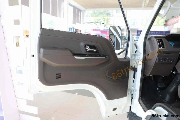 JMC Shunda Small Truck Zhifu Edition Luxury 122 hp 4X2(6 wheels) 3.7m Single Row Van Light Truck (China VI) Cab (2) | 86Trucks
