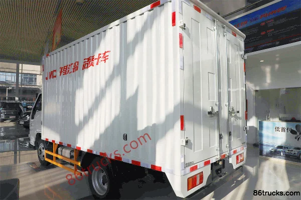 JMC Shunda Small Truck Zhifu Edition Luxury 122 hp 4X2(6 wheels) 3.7m Single Row Van Light Truck (China VI) Body (2) | 86Trucks