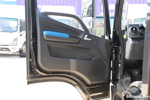Auman Ouman Zhilan ES1 4.5T 4.14m single-row pure electric van box light truck (hydraulic tailgate) 100.46kWh 4X2(6 wheels) Interior (2) | 8