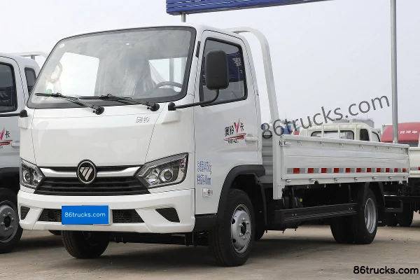 Foton Aoling V Card 142hp 4X2(6 wheels) 4.2m Single-row Flatbed Light Truck Exterior (3) | 86Trucks