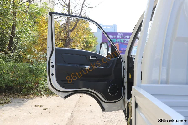 Kama Ruihang X1 1.6L 120hp 4X2(6 wheels) Gasoline 4m Single Row Flatbed Mini Truck (China VI) Cab (1) | 86Trucks