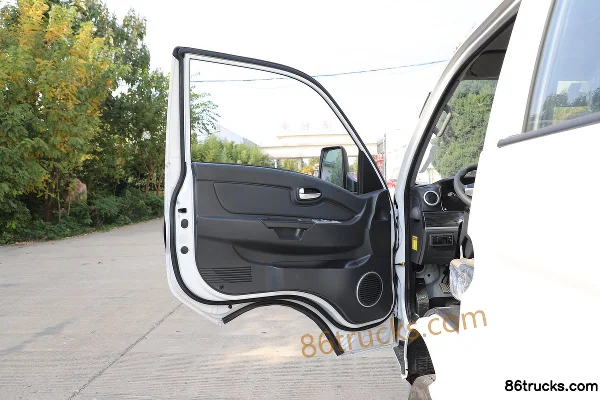 Kama Ruihang X1 2.0L 133 hp 4X2(6 wheels) Gasoline 3m Double Row Flatbed Micro Truck (China VI) Cab (1) | 86Trucks
