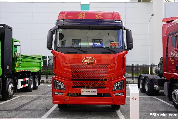 FAW Jiefang Qingdao JH6 Zhizun Edition 560hp 8X4(12 wheels) AMT Automatic Livestock Transport Truck (with Hydraulic Retarder) Exterior (2)