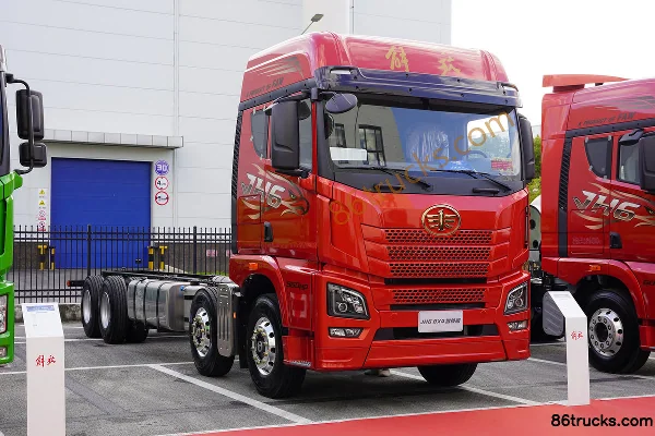 FAW Jiefang Qingdao FAW Jiefang Qingdao JH6 heavy truck livestock transport truck