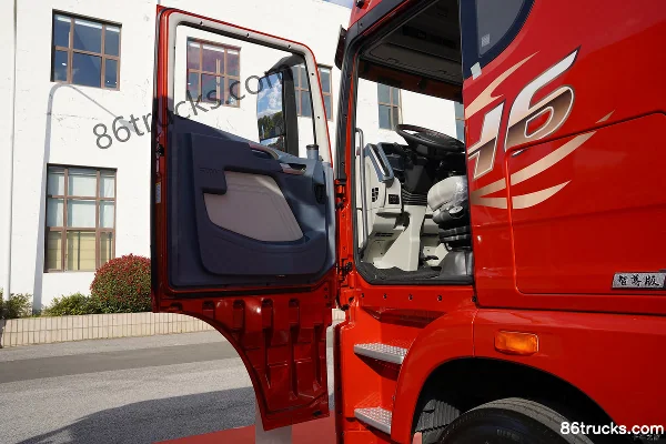 FAW Jiefang Qingdao JH6 Zhizun Edition 560hp 8X4(12 wheels) AMT Automatic Livestock Transport Truck (with Hydraulic Retarder) Cab (1) | 86Tr