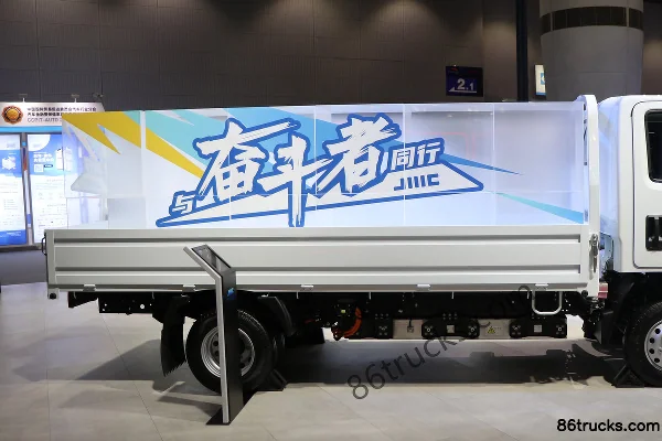JMC Shunda 2025 Model Pure Electric 3.8m Single Row Flatbed Light Truck Shidai Xin'an 63.75kWh 4X2(6 wheels) Body (3) | 86Trucks