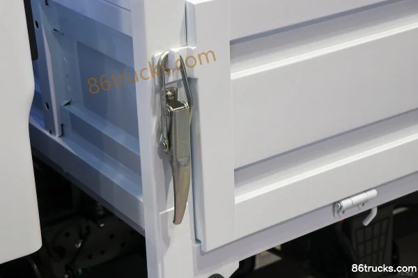 JMC Shunda 2025 Model Pure Electric 3.8m Single Row Flatbed Light Truck Shidai Xin'an 63.75kWh 4X2(6 wheels) Body (1) | 86Trucks