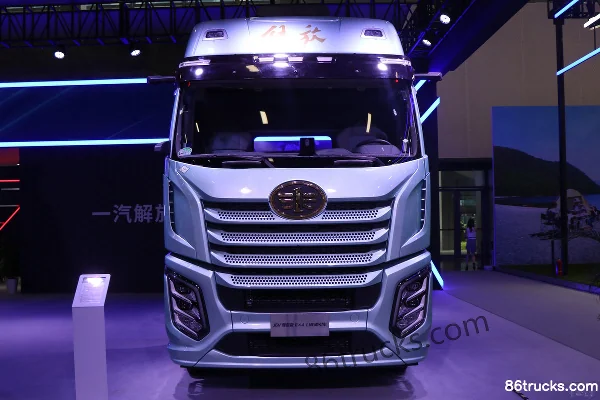 FAW Jiefang J6V Heavy Truck Leading Edition 660hp 6X4(10 wheels) LNG Automatic Tractor Truck (Hydraulic Retarder) Exterior (2) | 86Trucks