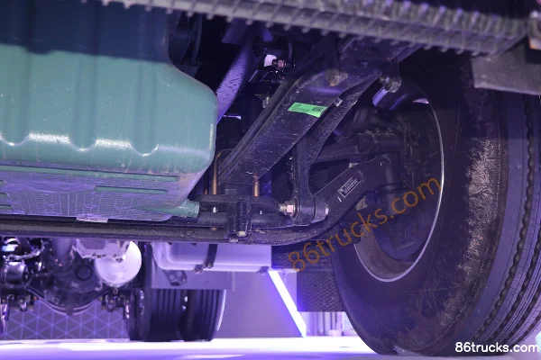 FAW Jiefang J6V Heavy Truck Leading Edition 660hp 6X4(10 wheels) LNG Automatic Tractor Truck (Hydraulic Retarder) Chassis (3) | 86Trucks