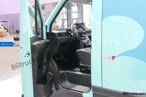 JAC Van Baolu V10 Ningde Explorer Edition 2 seats 5.78m electric van 53.58kWh Cab (2) | 86Trucks