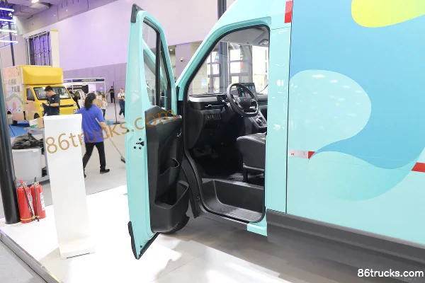 JAC Van Baolu V10 Ningde Explorer Edition 2 seats 5.78m electric van 53.58kWh Cab (1) | 86Trucks