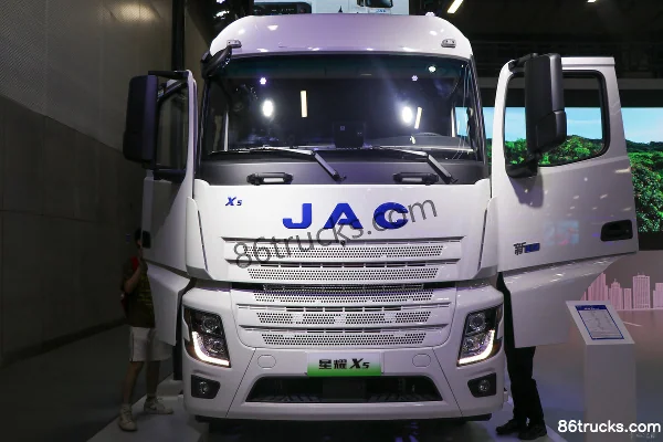 JAC Xingyao X5 4X2(6 wheels) Pure Electric Tractor Truck 500.8kWh Exterior (2) | 86Trucks