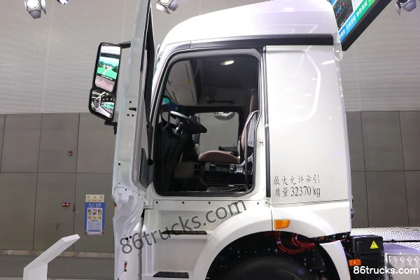 JAC Xingyao X5 4X2(6 wheels) Pure Electric Tractor Truck 500.8kWh Cab (1) | 86Trucks