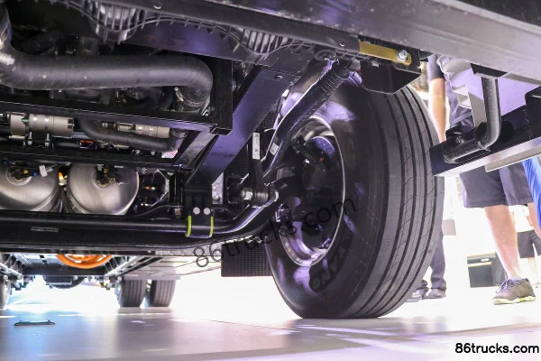 JAC Xingyao X5 4X2(6 wheels) Pure Electric Tractor Truck 500.8kWh Chassis (3) | 86Trucks