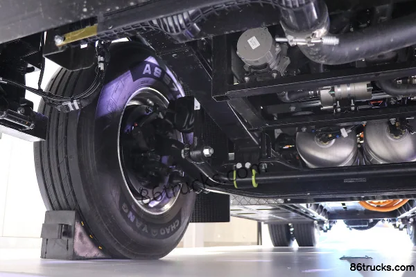JAC Xingyao X5 4X2(6 wheels) Pure Electric Tractor Truck 500.8kWh Chassis (2) | 86Trucks