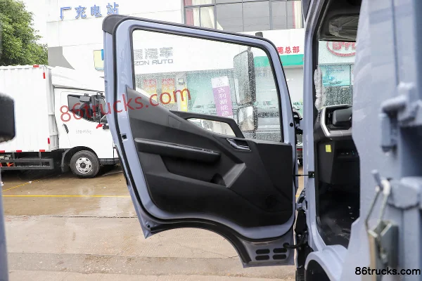 BYD T5EV Tech Edition 4.5T 4.03m Single Row Pure Electric Drop-Side Light Truck 132kWh 4X2(6 wheels) Interior (1) | 86Trucks