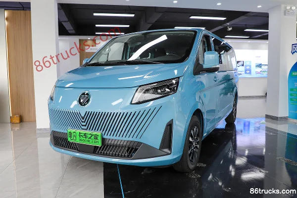 Foton Tuyano Da V 7-seat 5.49m Pure Electric Flat Roof Light Bus 53.58kWh Exterior (3) | 86Trucks
