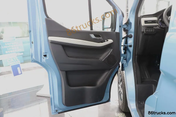 Foton Tuyano Da V 7-seat 5.49m Pure Electric Flat Roof Light Bus 53.58kWh Cab (2) | 86Trucks